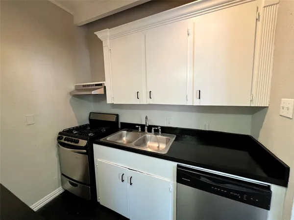 $995 | 219 Marshall Street, Unit 222, Houston, TX 77006