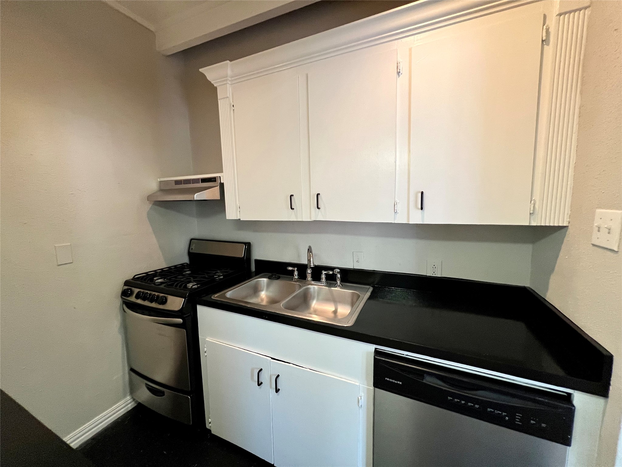 219 Marshall Street, Unit 222 Houston, TX 77006 - Photo 4 of 9