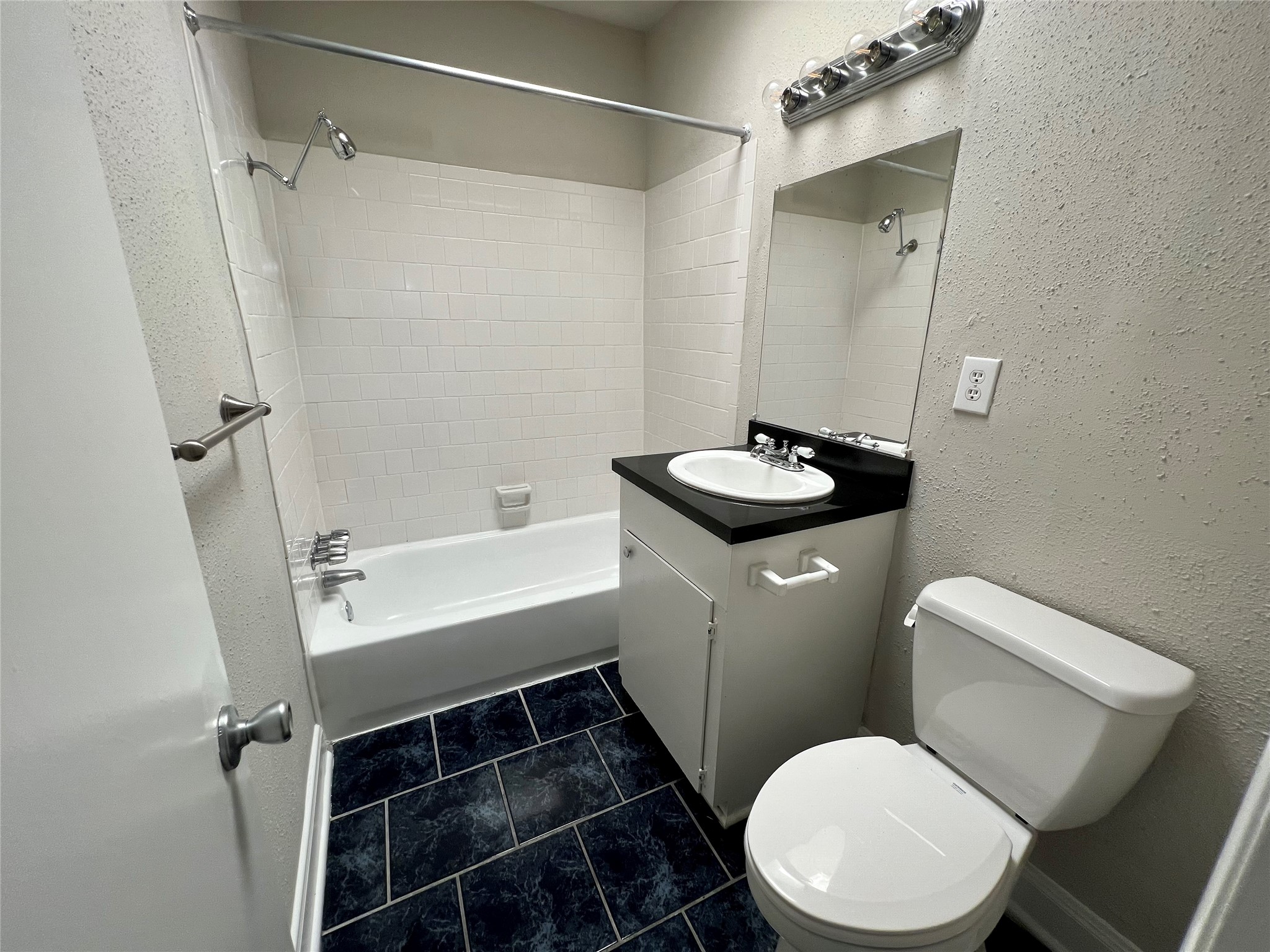 219 Marshall Street, Unit 222 Houston, TX 77006 - Photo 6 of 9