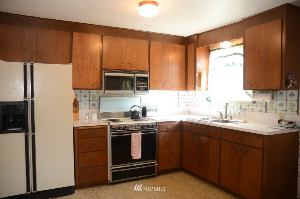 24222 Lockwood Road Bothell, WA 98021 - Photo 4 of 15
