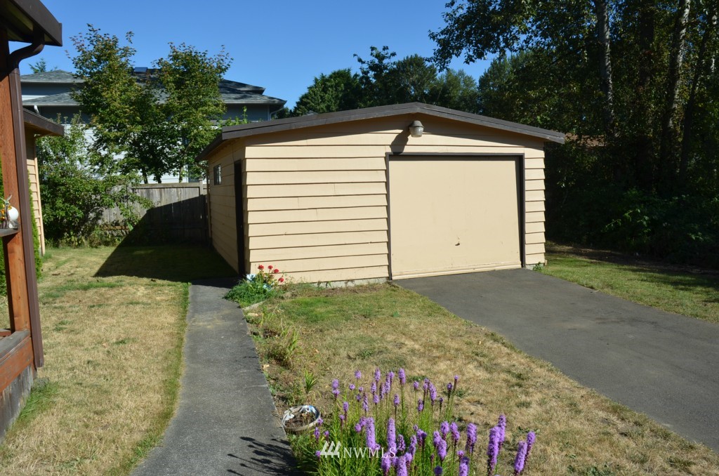 24222 Lockwood Road Bothell, WA 98021 - Photo 7 of 15