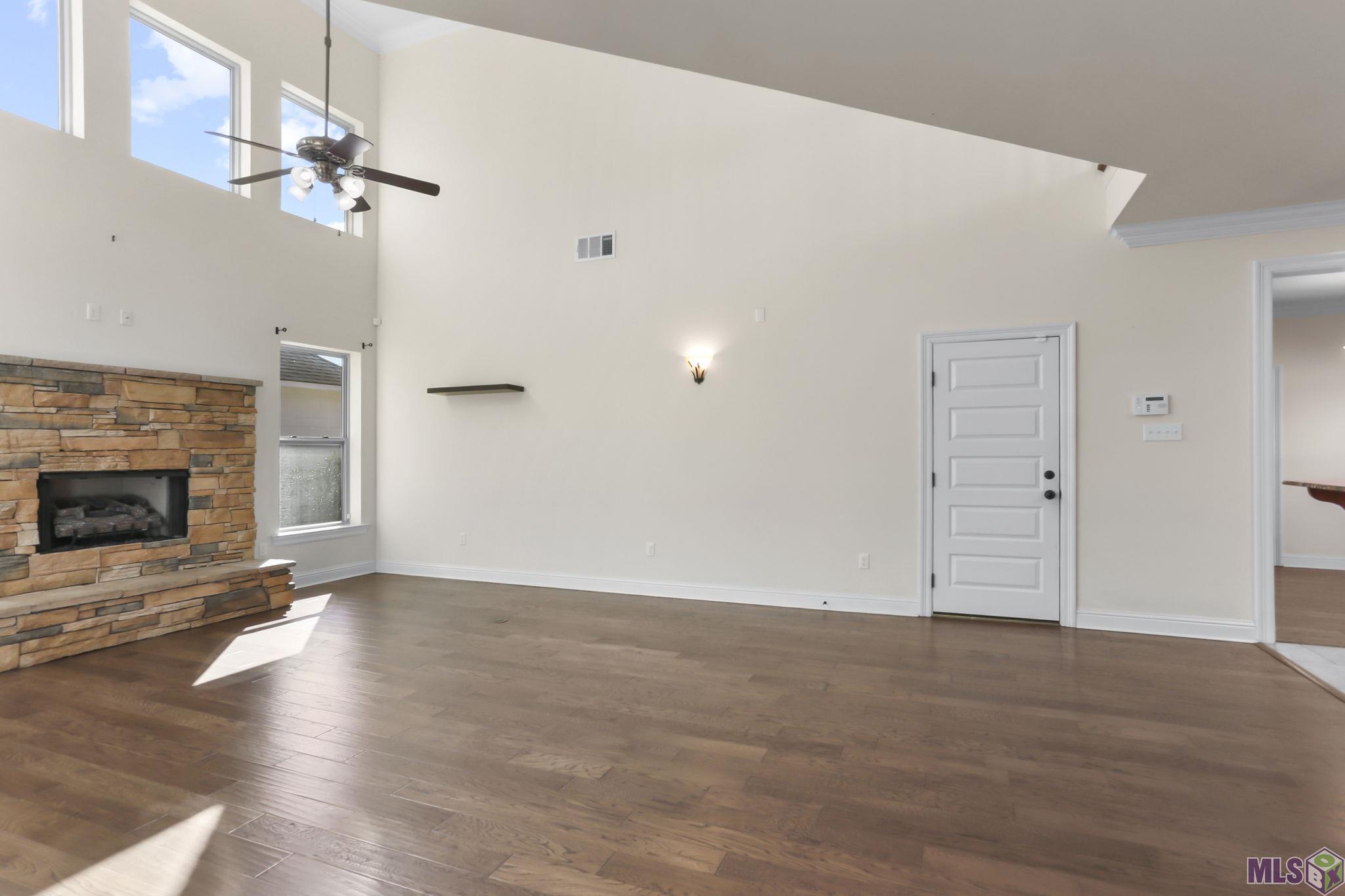 15514 Green Trails Boulevard Baton Rouge, LA 70817 - Photo 4 of 16