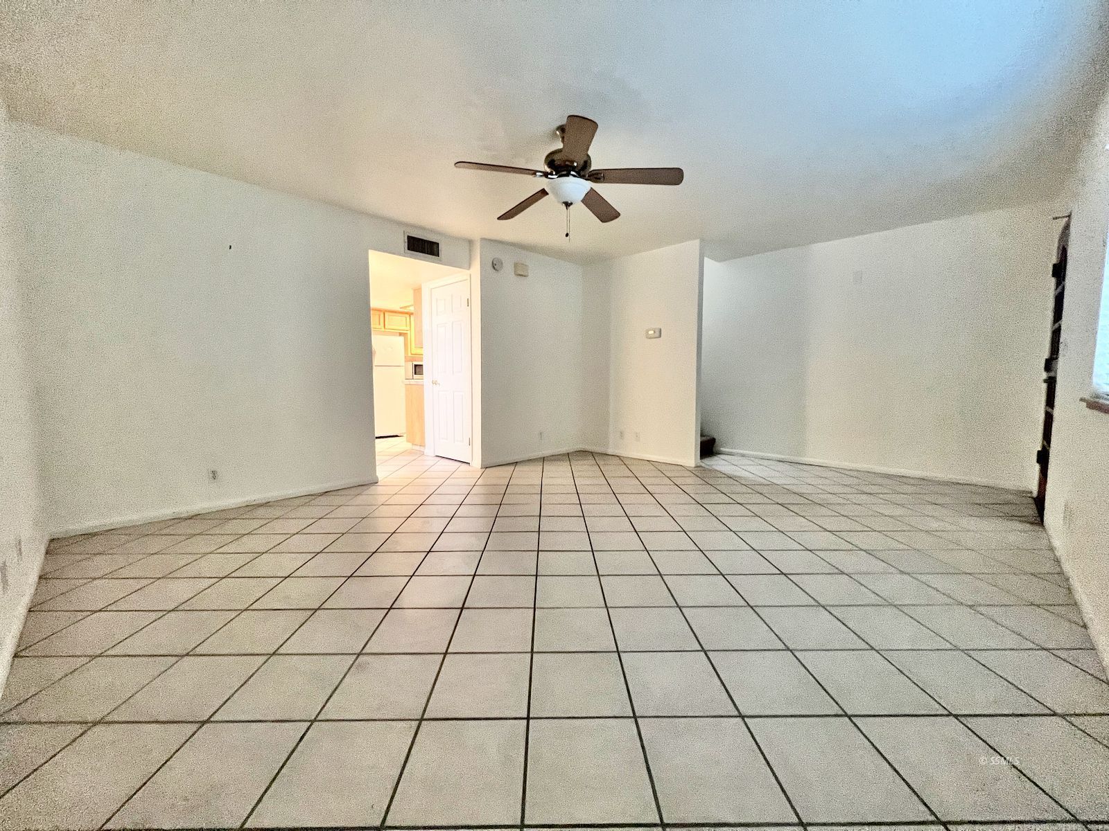 179 East Upjohn Avenue Ridgecrest, CA 93555 - Photo 3 of 27 Gallery Image 3