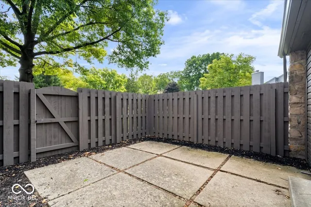 $300,000 | 526 Conner Creek Drive, Fishers, IN 46038