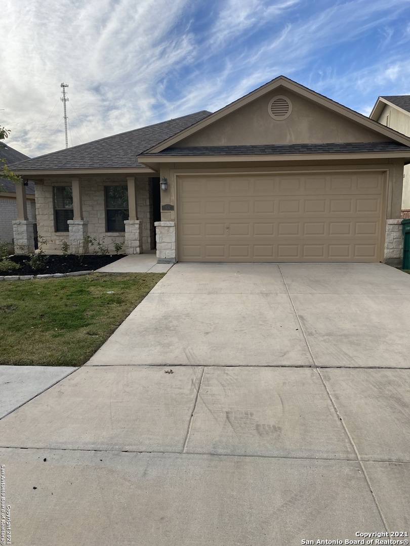 106 Retama Road Boerne, TX 78006 - Photo 2 of 18