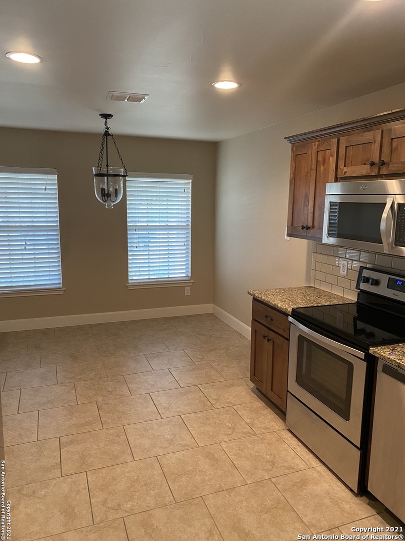 106 Retama Road Boerne, TX 78006 - Photo 8 of 18