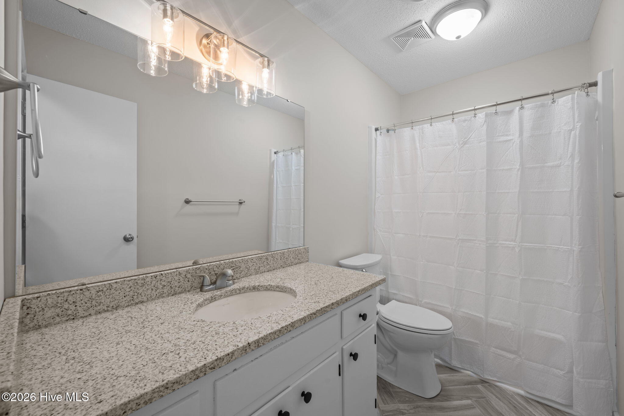 1014 B Kings Way New Bern, NC 28562 - Photo 14 of 25 18-web-or-mls-DSC_7898