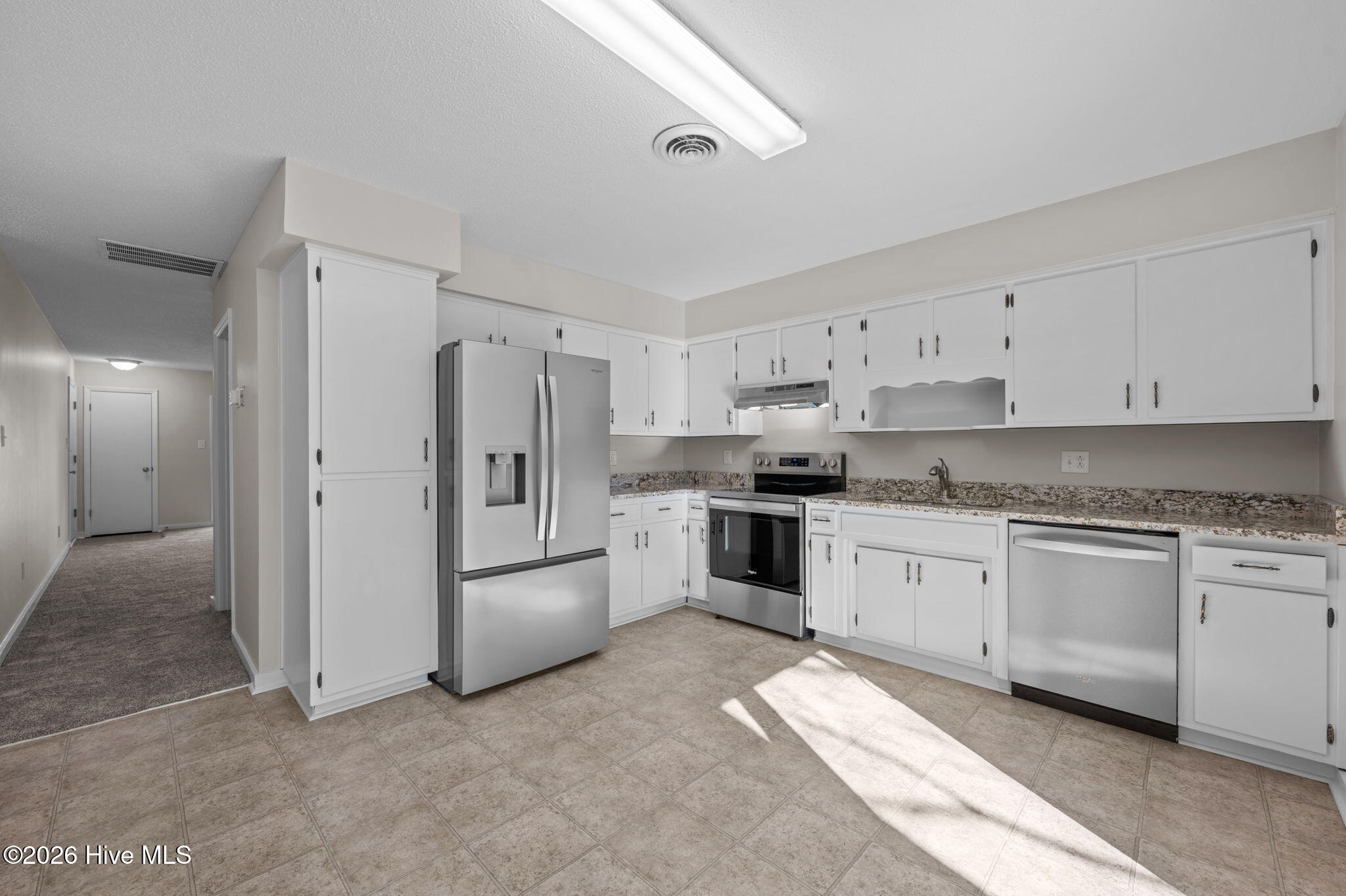 1014 B Kings Way New Bern, NC 28562 - Photo 8 of 25 12-web-or-mls-DSC_7880