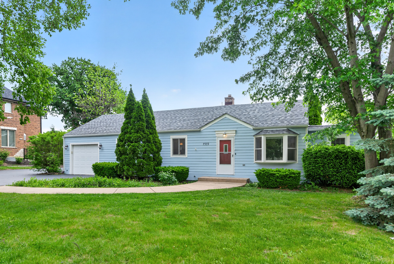 7339 South Park Avenue Burr Ridge, IL 60527 - Photo 1 of 35