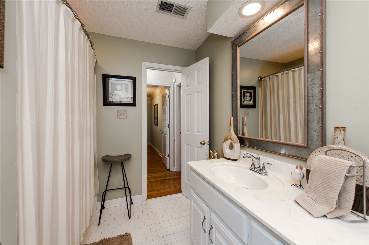 581 West White Road Collierville, TN 38017 - Photo 14 of 24 Gallery Image 14
