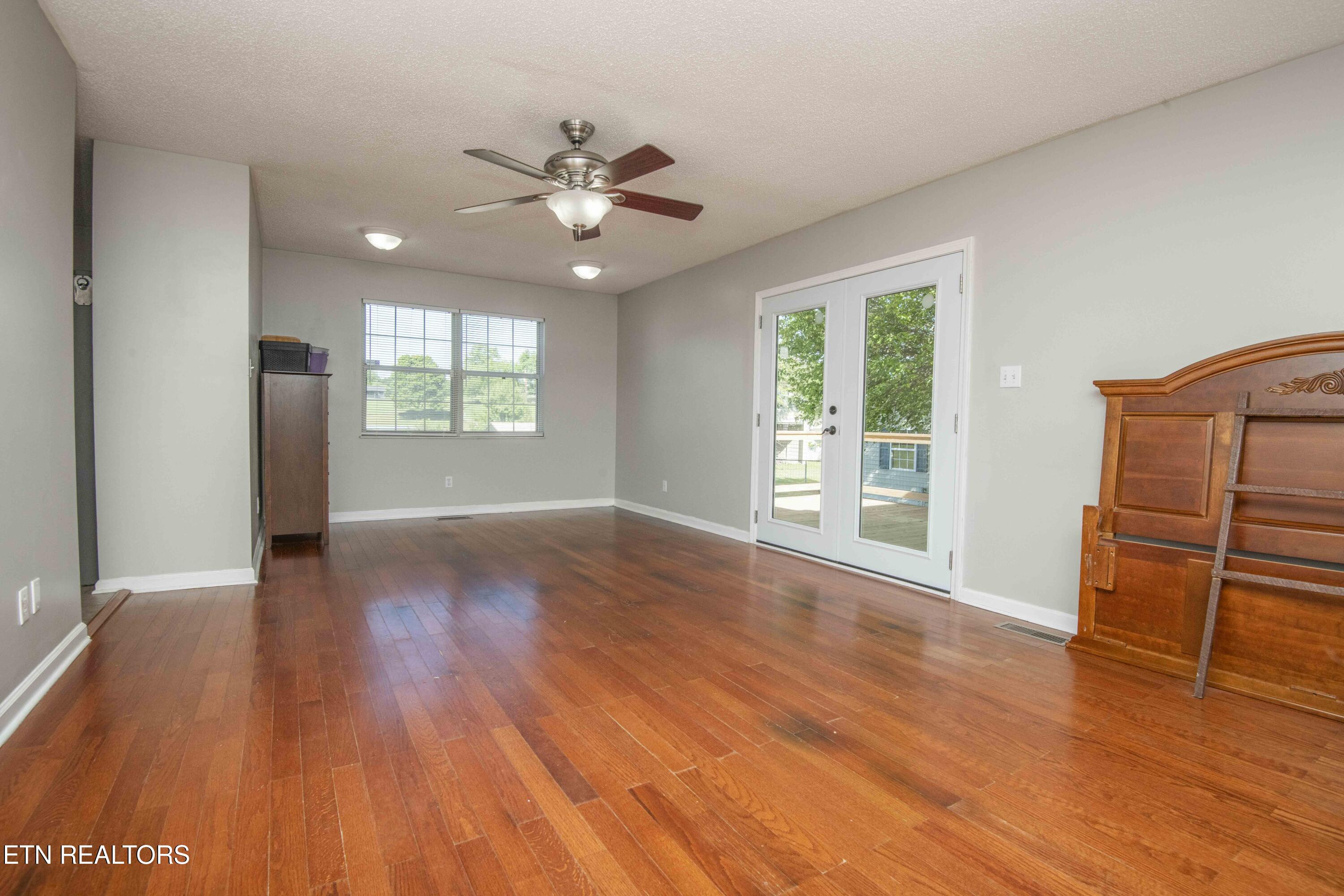 1104 Swan Pond Cir Road Harriman, TN 37748 - Photo 21 of 40 living