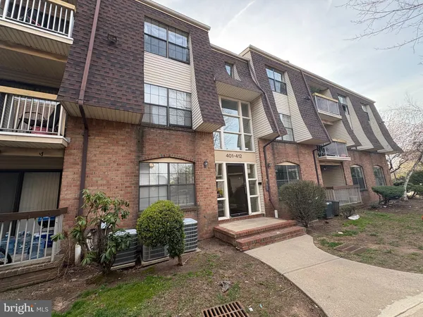 $2,625 | 409 Hidden Village Drive, Perth Amboy, NJ 08861