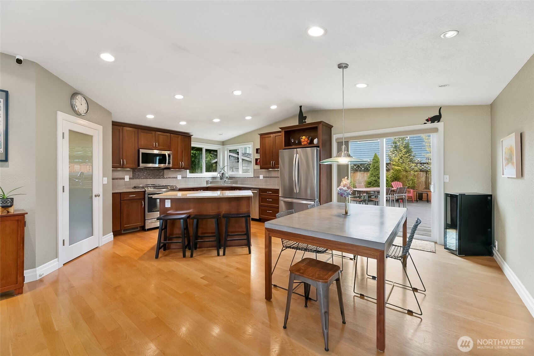 8209 211th Place Southwest Edmonds, WA 98026 - Photo 6 of 32 Gallery Image 6