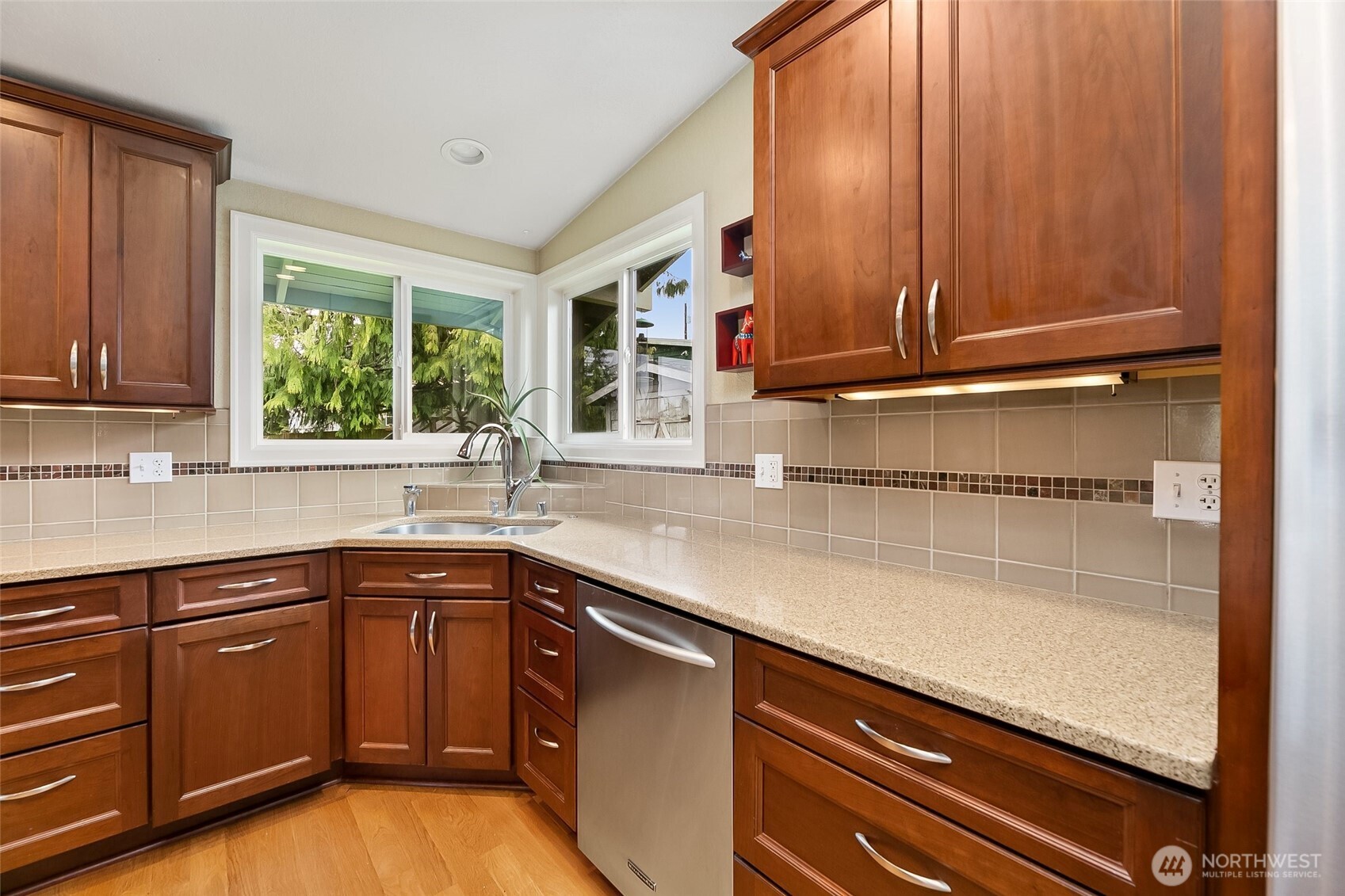 8209 211th Place Southwest Edmonds, WA 98026 - Photo 8 of 32 Gallery Image 8