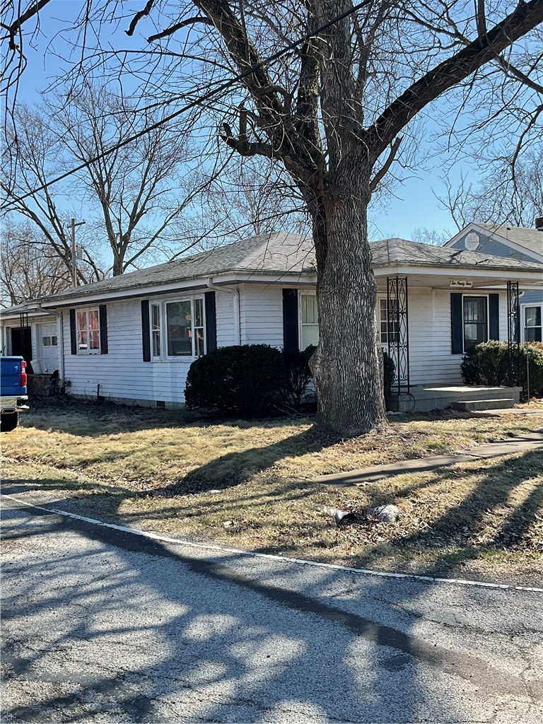 1094 North Westlawn Avenue Decatur, IL 62522 - Photo 1 of 15