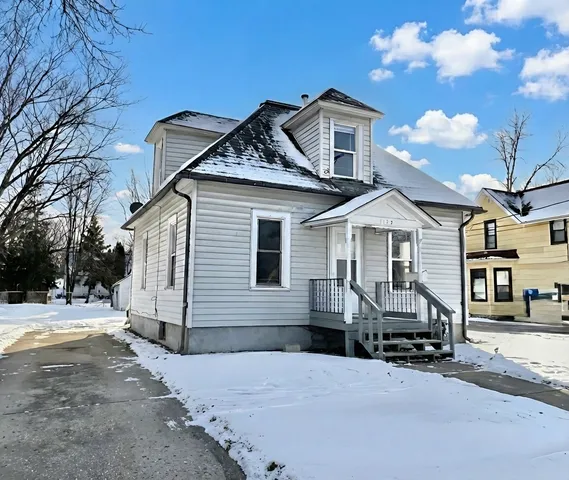 $189,900 | 1103 7th Street Northwest, Faribault, MN 55021
