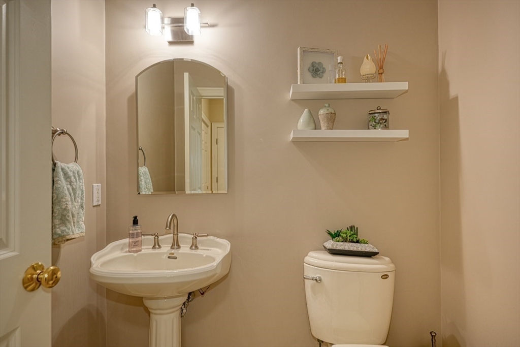 22 Buckhill Road Northborough, MA 01532 - Photo 12 of 41