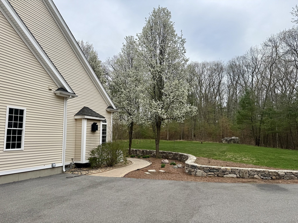 22 Buckhill Road Northborough, MA 01532 - Photo 41 of 41