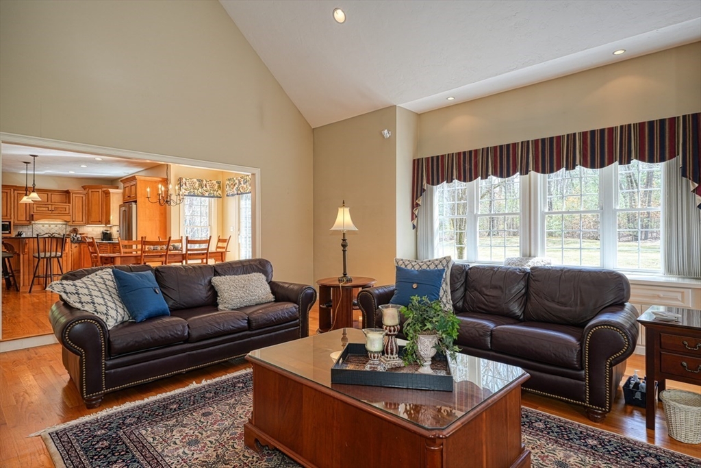 22 Buckhill Road Northborough, MA 01532 - Photo 5 of 41