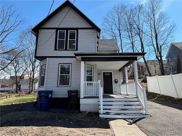 $274,900 | 109 Westcott Street, Syracuse, NY 13210