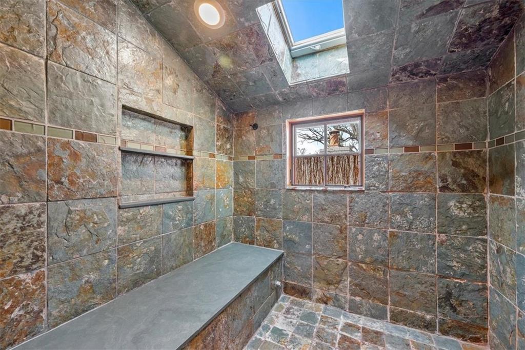 209 Hampton Road Pittsburgh, PA 15215 - Photo 19 of 25 Gallery Image 19