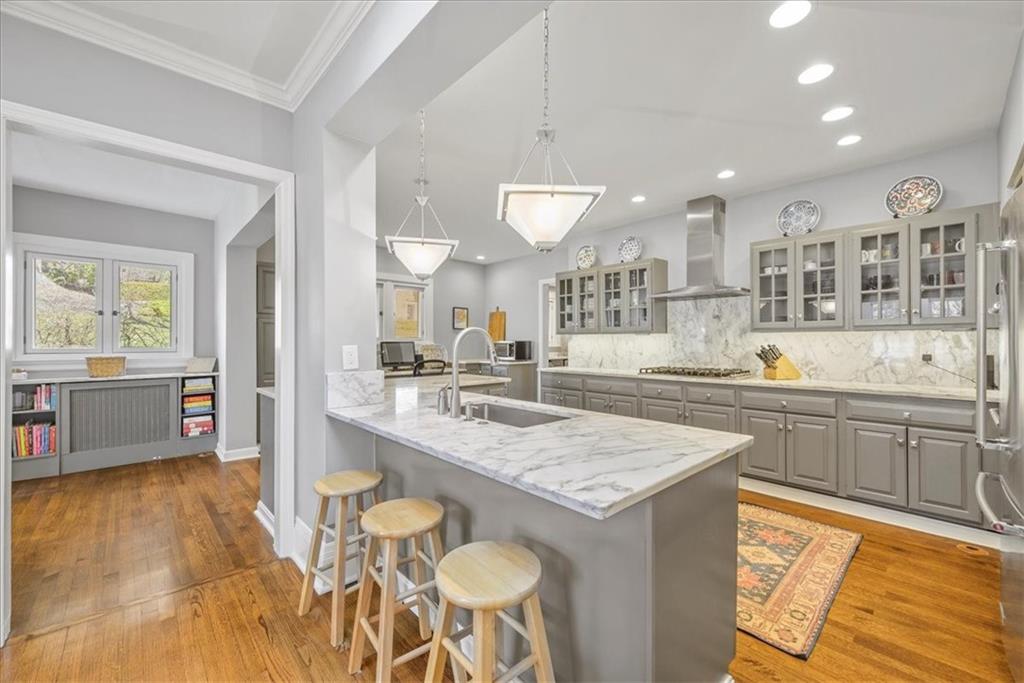 209 Hampton Road Pittsburgh, PA 15215 - Photo 4 of 25 Gallery Image 4