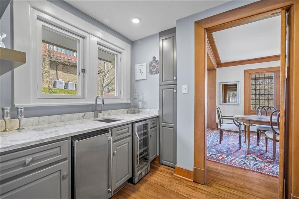 209 Hampton Road Pittsburgh, PA 15215 - Photo 7 of 25 Gallery Image 7