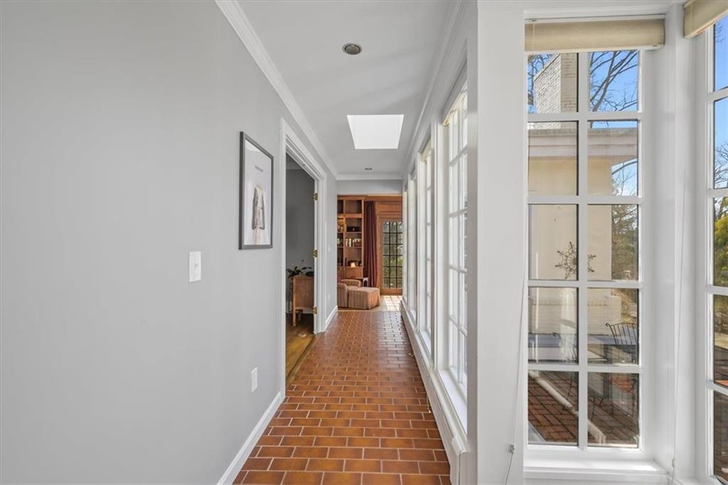 209 Hampton Road Pittsburgh, PA 15215 - Photo 10 of 25 Gallery Image 10