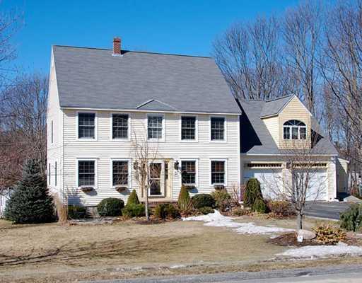 8 Woodspell Road Scarborough, ME 04074 - Photo 1 of 12 Exterior Front.