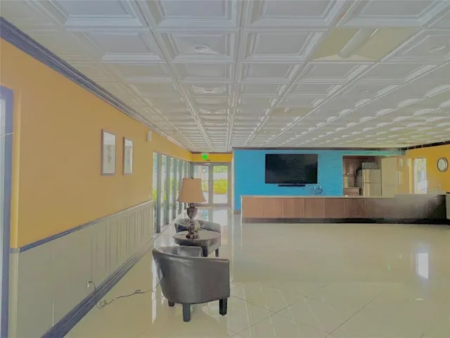 a view of livingroom with furniture