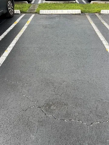 $160,000 | 981 Hillcrest Court, Unit 306, Hollywood, FL 33021