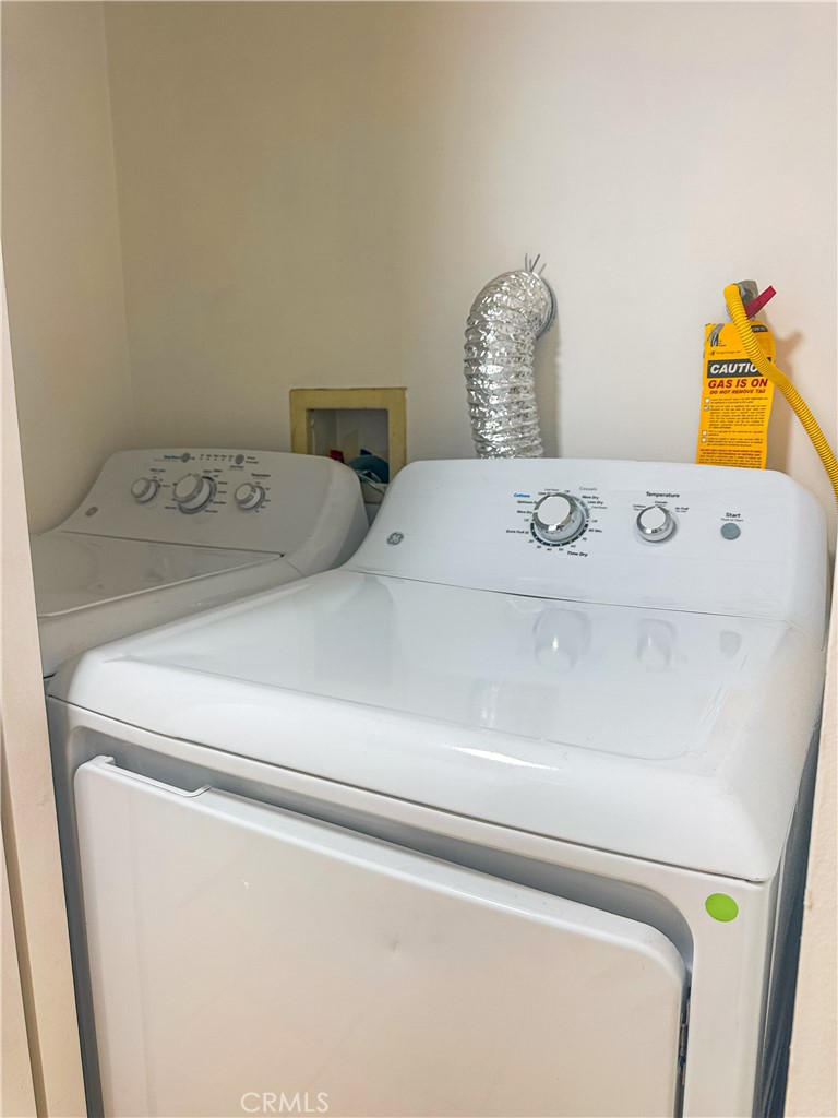 200 North San Fernando Road, Unit 313 Los Angeles, CA 90031 - Photo 17 of 29 a utility room with dryer and washer