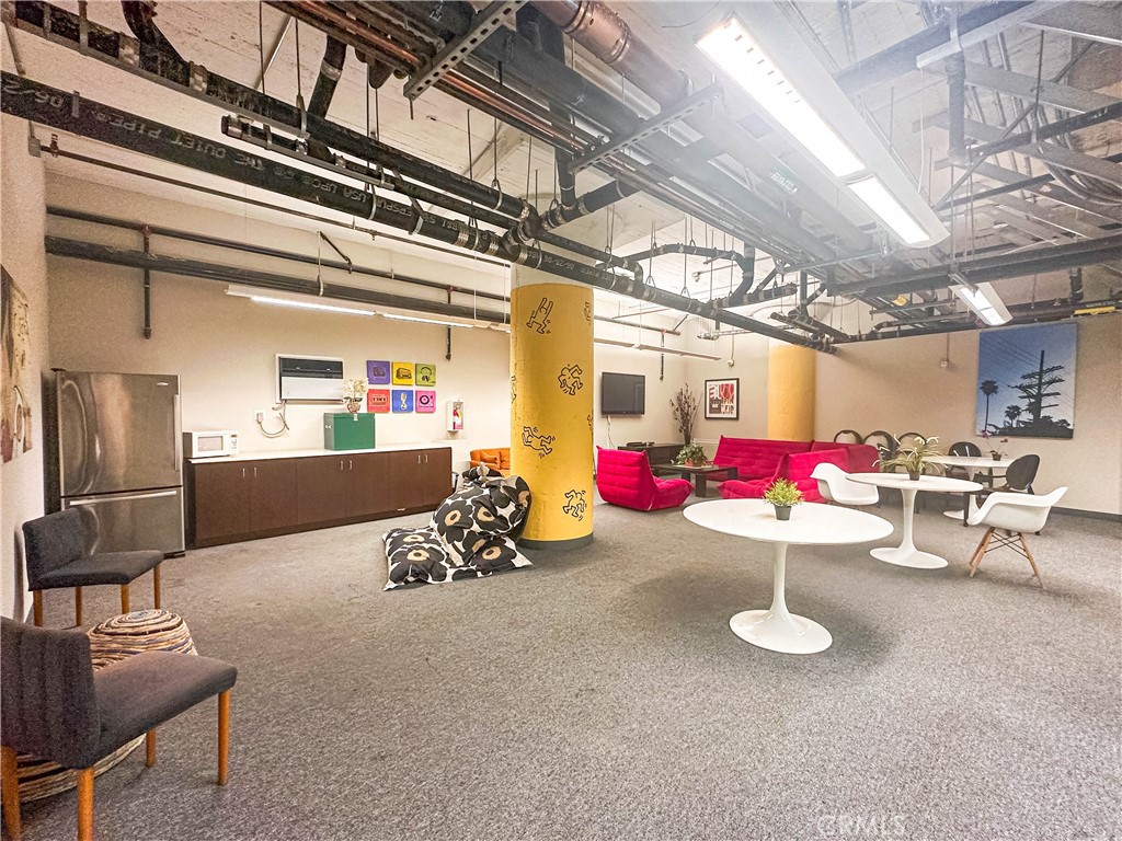 200 North San Fernando Road, Unit 313 Los Angeles, CA 90031 - Photo 25 of 29 a view of a room with gym equipment