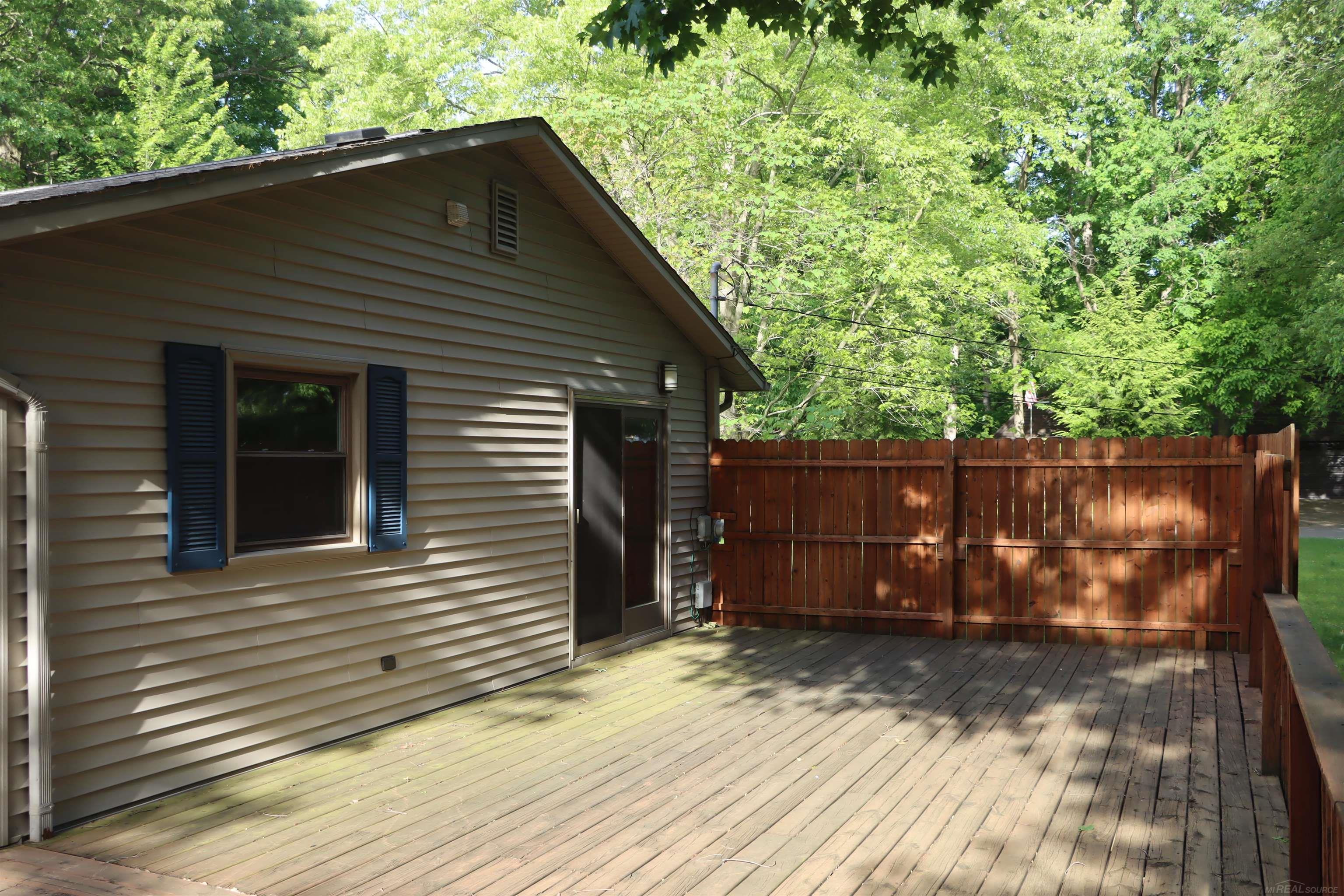8549 Oakside Street Portage, MI 49002 - Photo 6 of 39