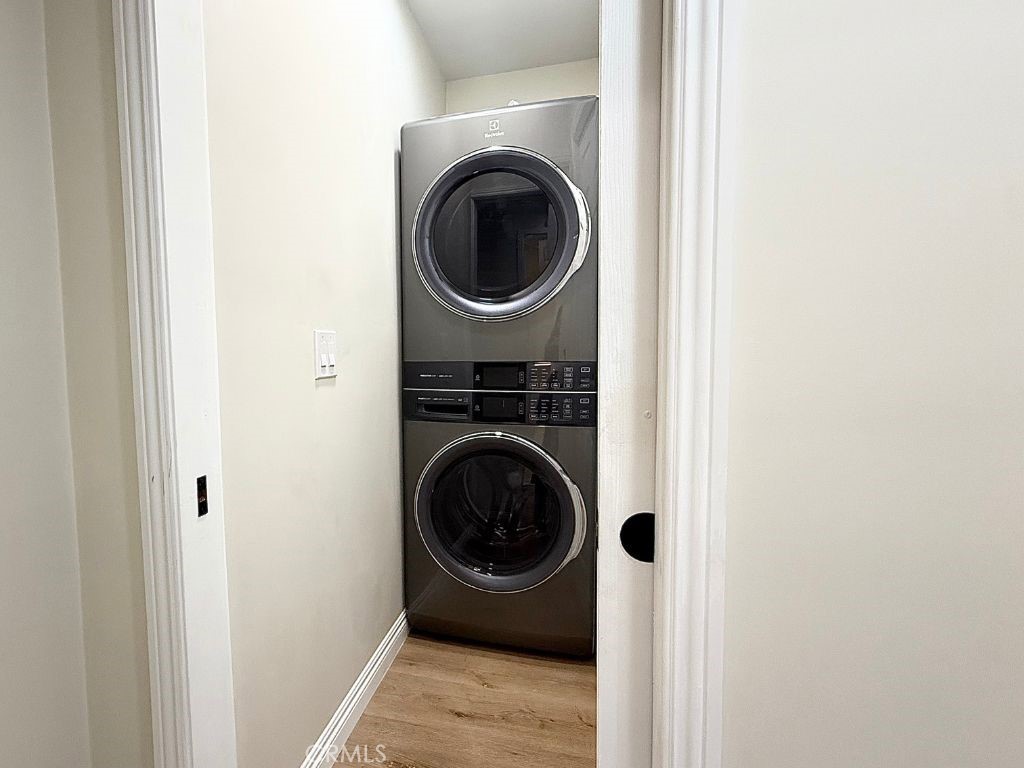 13938 Ragus Street La Puente, CA 91746 - Photo 6 of 6 a utility room with dryer and washer