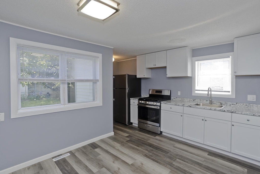 93 Hancock Street Springfield, MA 01109 - Photo 5 of 42 Gallery Image 5