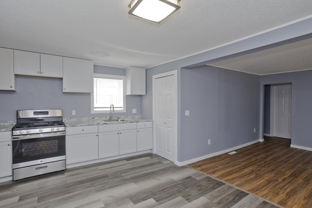 93 Hancock Street Springfield, MA 01109 - Photo 6 of 42 Gallery Image 6