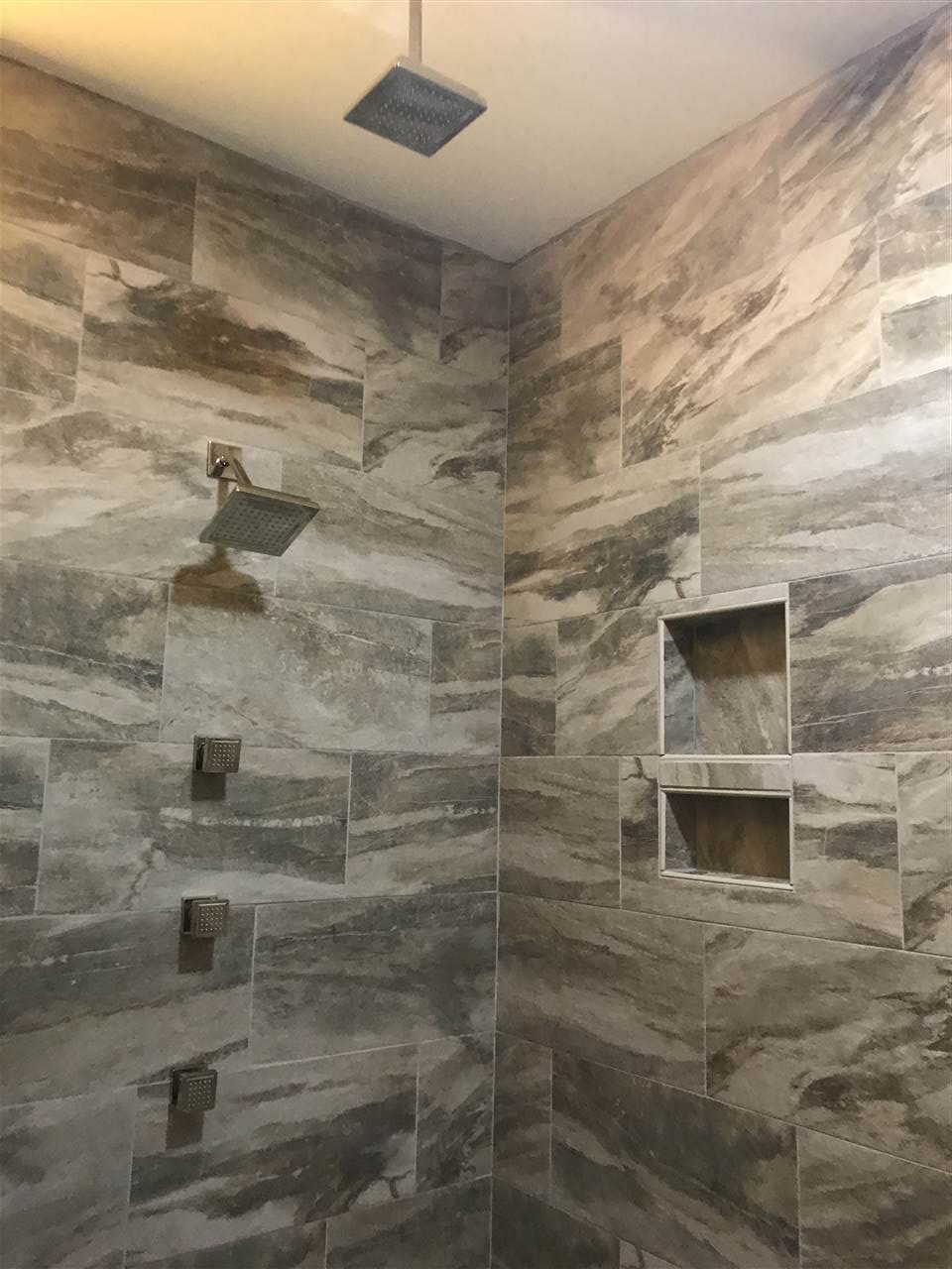 2840 Hamson Way Belvidere, IL 61008 - Photo 14 of 24 a bathroom with a shower