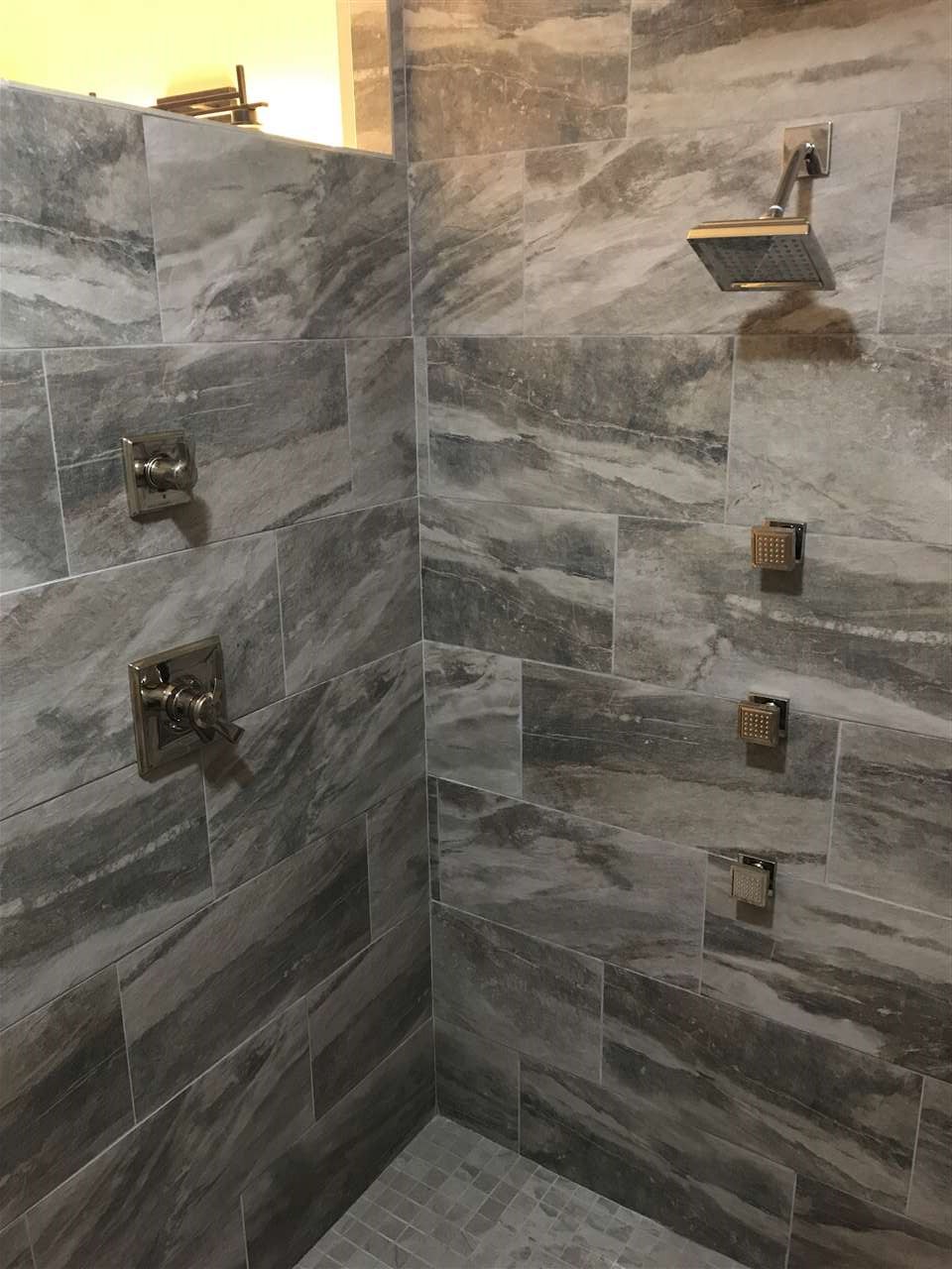 2840 Hamson Way Belvidere, IL 61008 - Photo 15 of 24 a bathroom with a shower