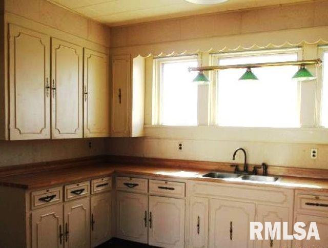 217 North Broad Street Lacon, IL 61540 - Photo 2 of 16