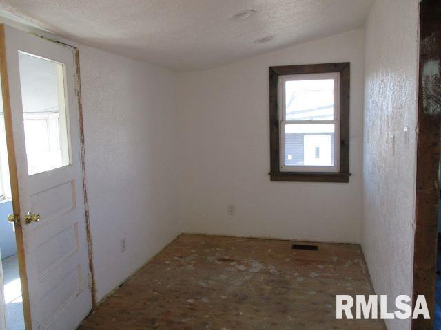 217 North Broad Street Lacon, IL 61540 - Photo 4 of 16