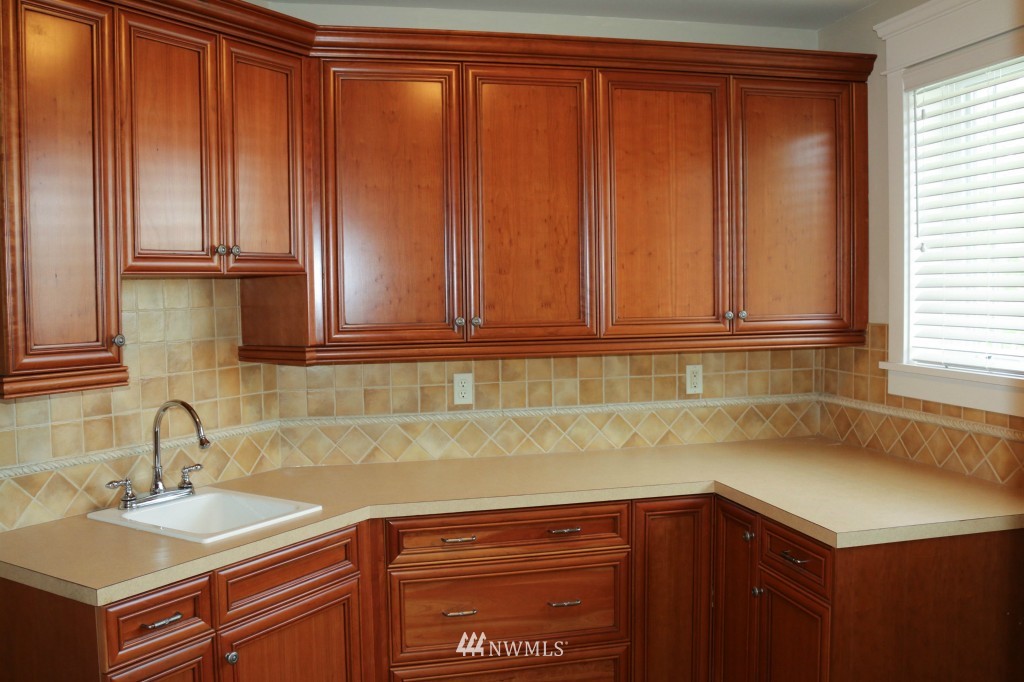 600 Bell Street, Unit 202 Edmonds, WA 98020 - Photo 16 of 25