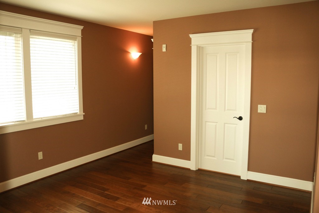 600 Bell Street, Unit 202 Edmonds, WA 98020 - Photo 18 of 25