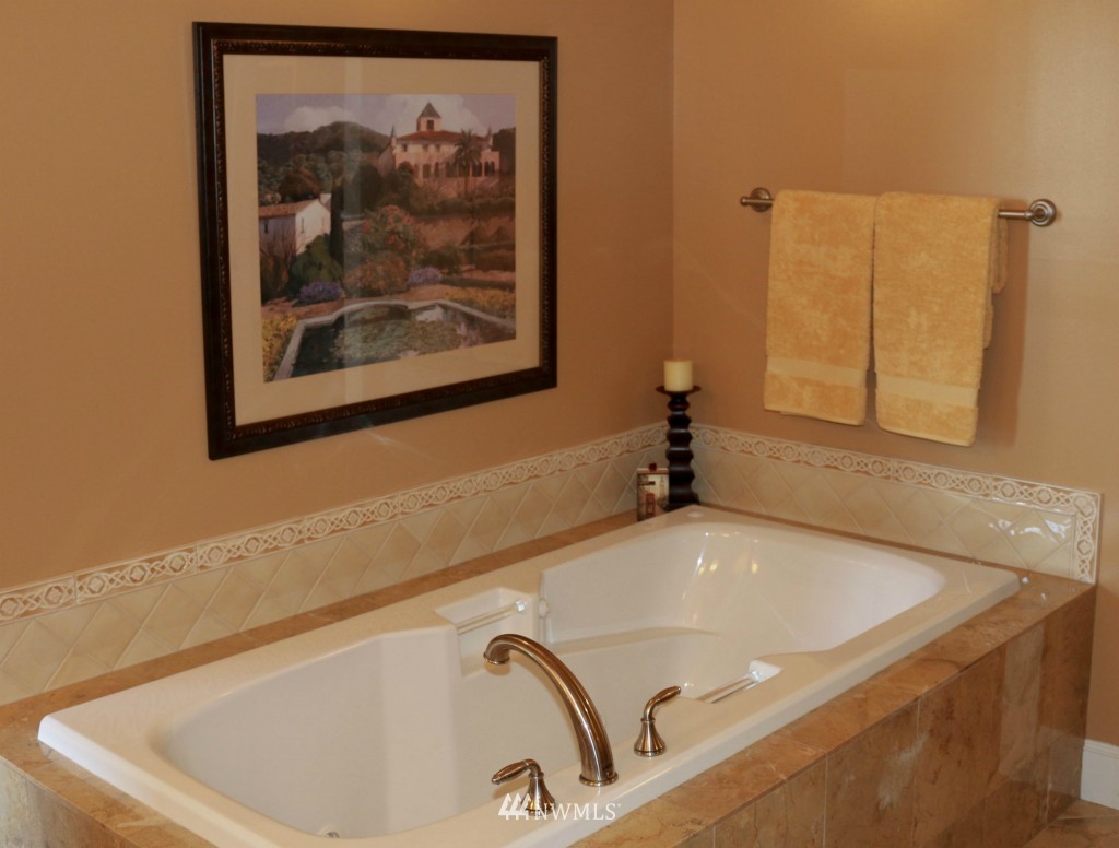 600 Bell Street, Unit 202 Edmonds, WA 98020 - Photo 20 of 25