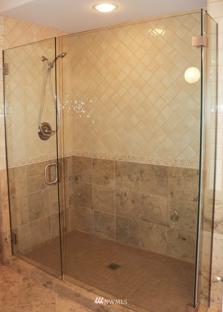 600 Bell Street, Unit 202 Edmonds, WA 98020 - Photo 22 of 25