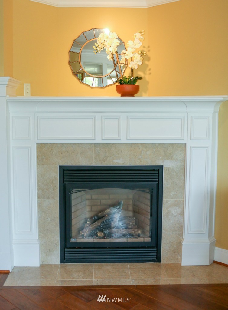 600 Bell Street, Unit 202 Edmonds, WA 98020 - Photo 4 of 25