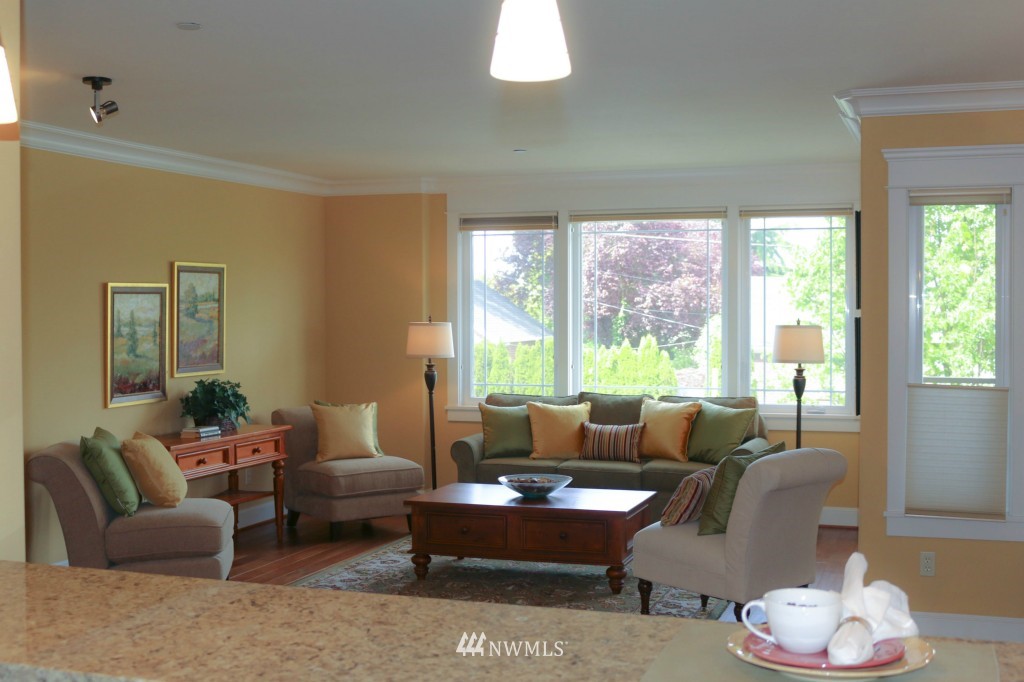 600 Bell Street, Unit 202 Edmonds, WA 98020 - Photo 5 of 25