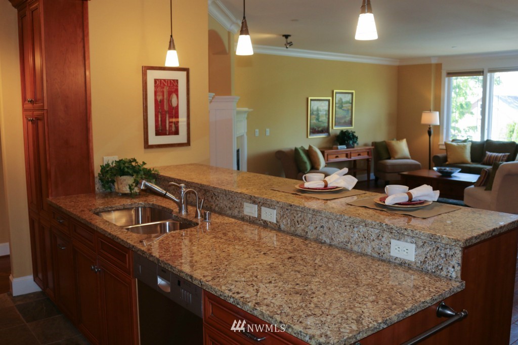 600 Bell Street, Unit 202 Edmonds, WA 98020 - Photo 10 of 25