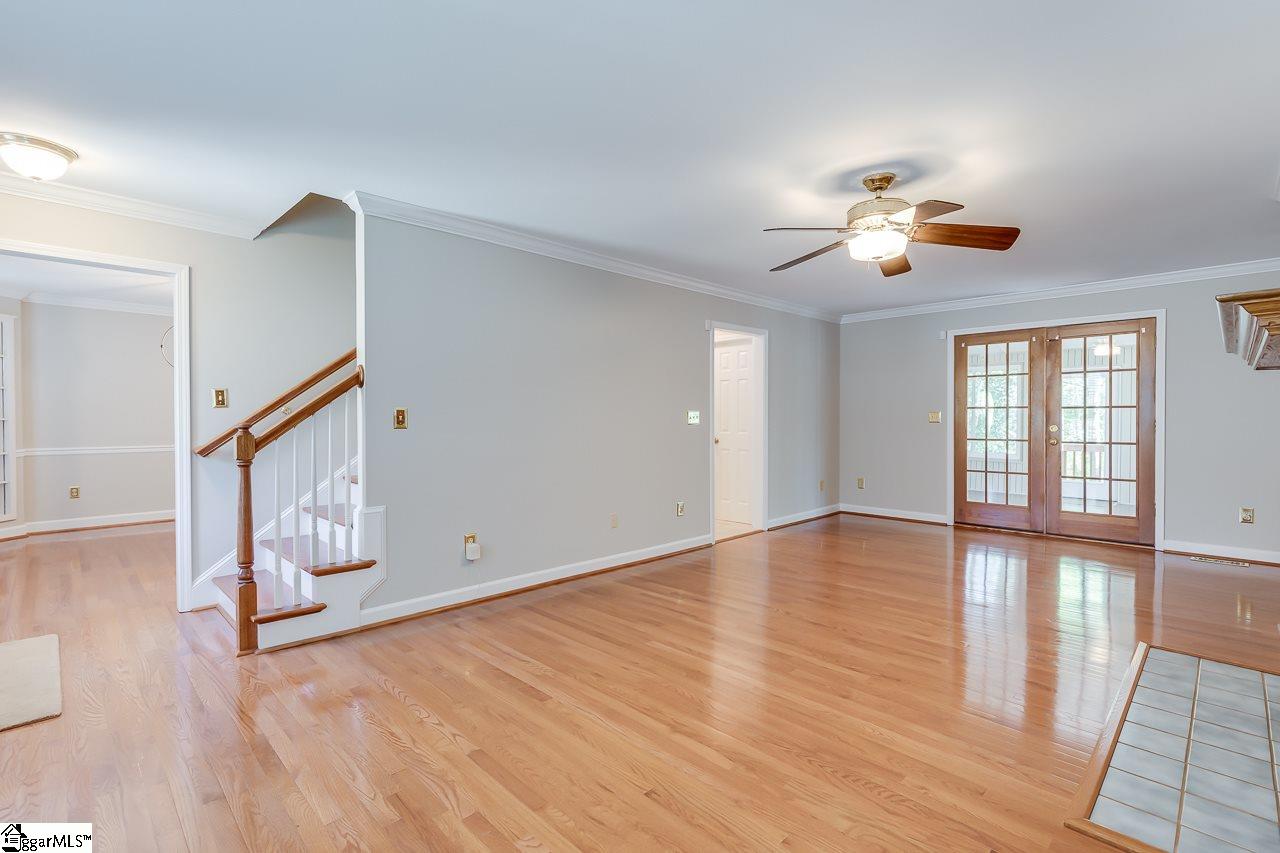 235 Spring Lake Loop Simpsonville, SC 29681 - Photo 4 of 34