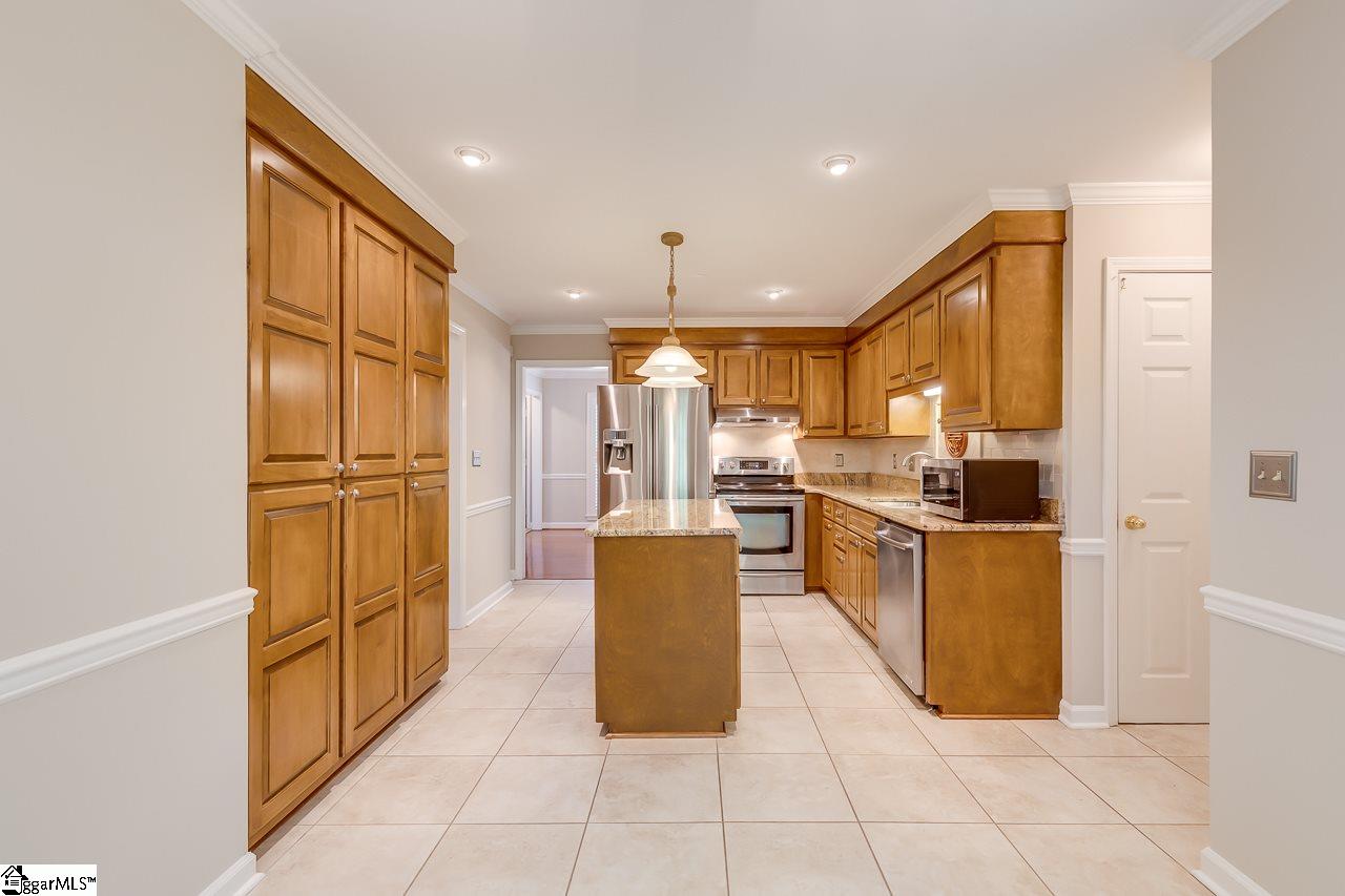 235 Spring Lake Loop Simpsonville, SC 29681 - Photo 7 of 34